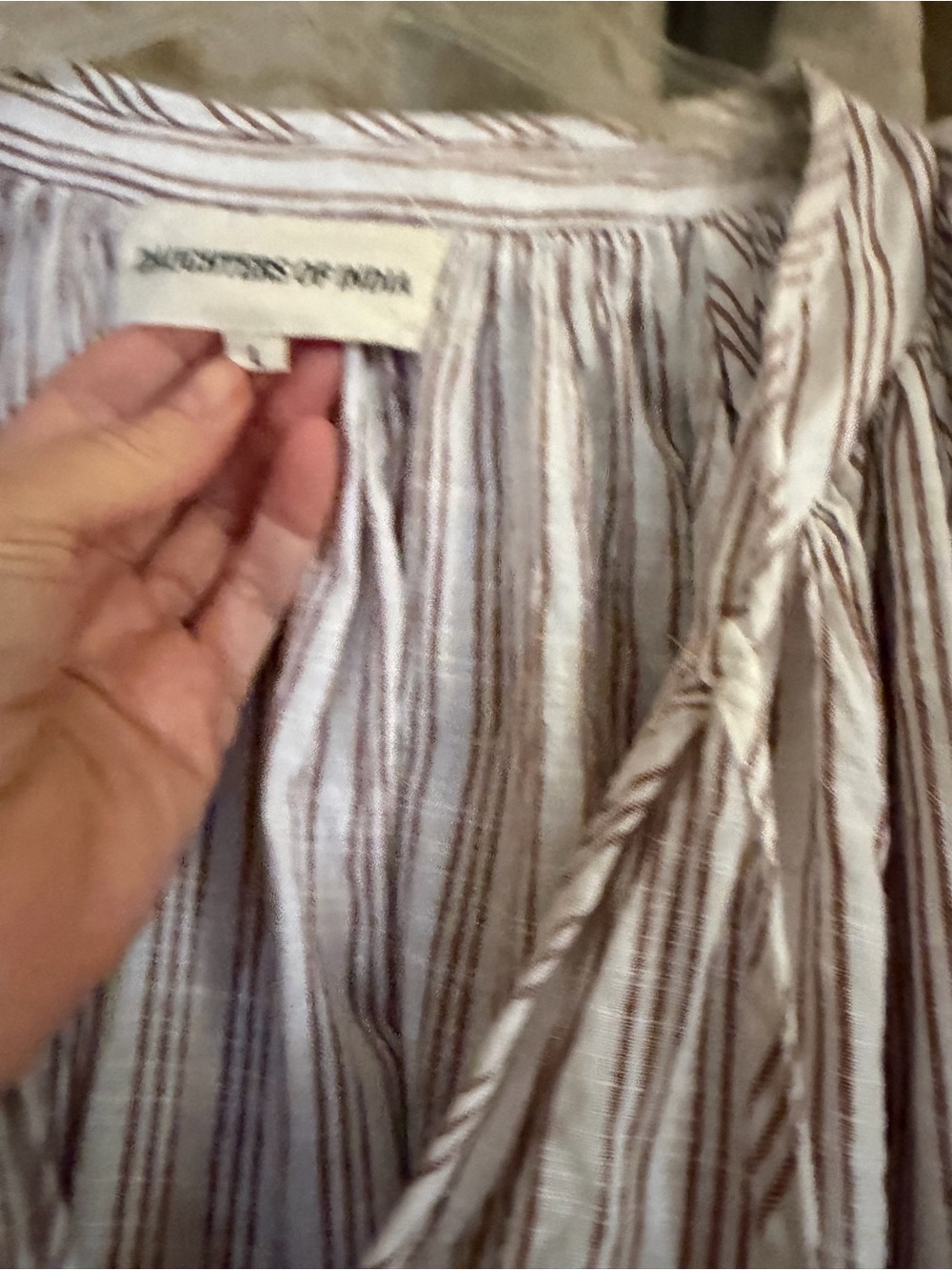 Daughters of India Poet Blouse in Vanilla - Picture 9 of 12